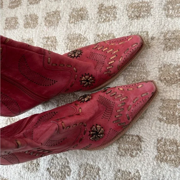 Vintage Red leather cowboy boots size 8 - Picture 2 of 5